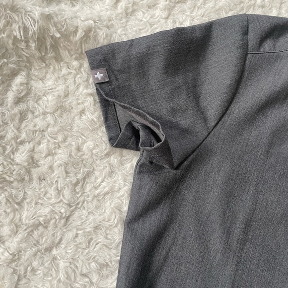 Figs Charcoal Scrub Top - Picture 8 of 11